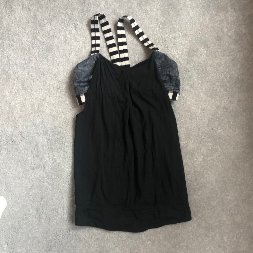 Lululemon tank top with built in bra